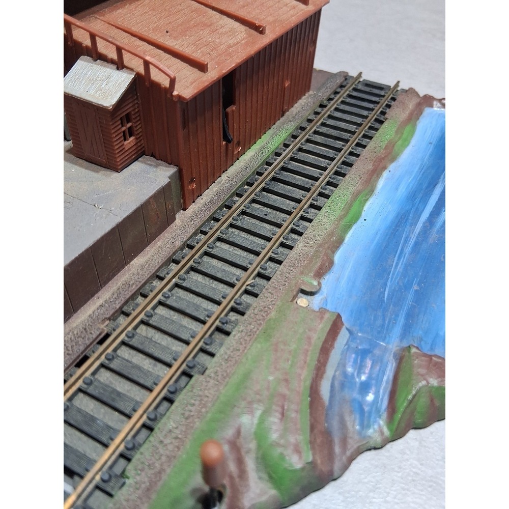 HO SCALE TRAIN SIDING FOREST LUMBER COMPANY DIORAMA BUILDING WORKING SWITCHES - Picture 5 of 13